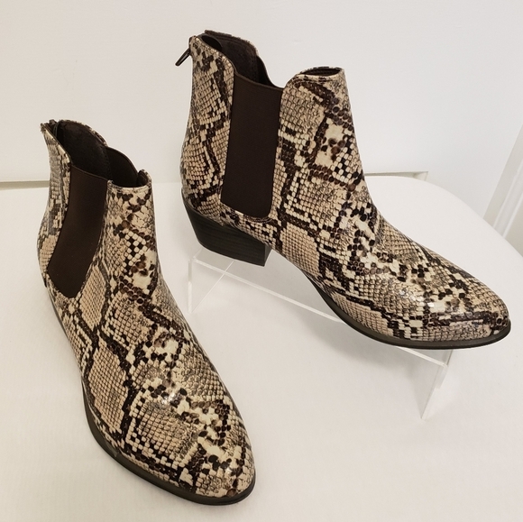 ESPRIT Snakeprint Brown & Cream Colored Booties Size 7.5M, Chic, Stylish - Picture 1 of 15
